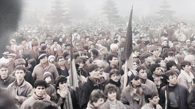 Orașul CÂMPIA TURZII în perioada 22 Decembrie 1989. FOTO
