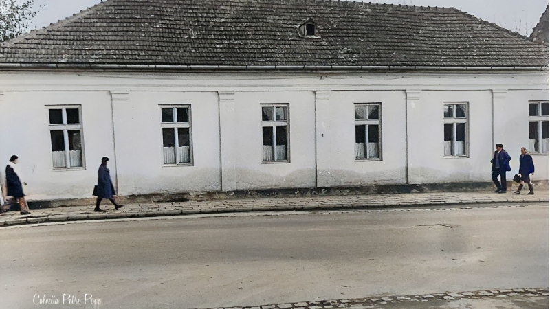 În anul 1877 este atestată documentar la Câmpia Turzii prima BIBLIOTECĂ POPULARĂ din localitate