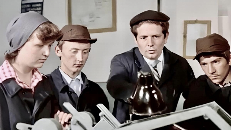 14 Imagini inedite cu *Liceul Industrial Câmpia Turzii* din anul 1980