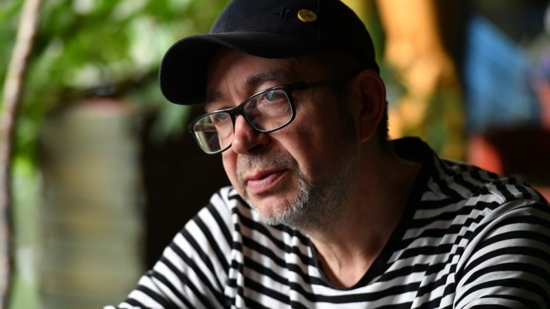 Vasile Ernu – Pentru mine, protestul profesorilor a devenit protestul întregii societăți care spune un nu hotărât acestui gen de dezvoltare: o dezvoltare care ne pune în pericol viitorul