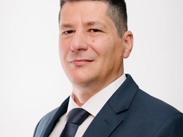 Rece Gheorghe despre administrația Lojigan: Este cruda realitate din Câmpia Turzii, după 7 ani de guvernare locală PNL!!!  Totul este neîngrijit, murdar, gri, plin de șantiere interminabile și betoane