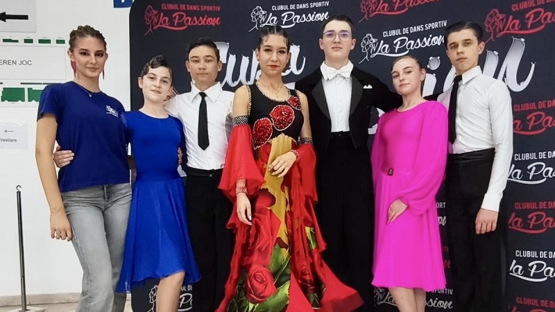 Performanță și eleganță pe ringul de dans: Clubul Potaissa Turda strălucește la Brașov